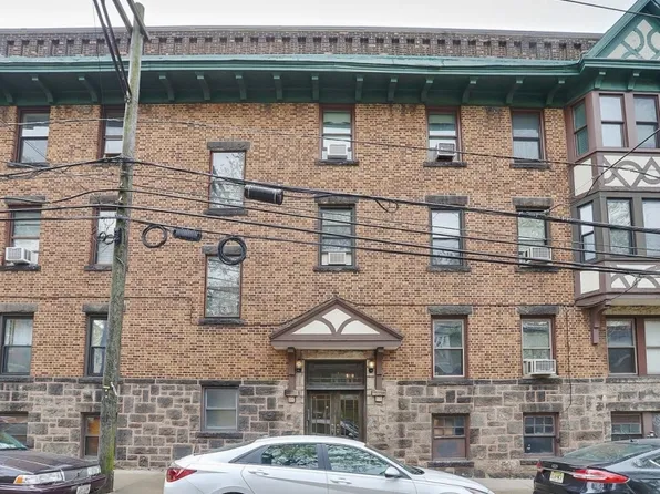 33 62Nd St #4A, West New York Town, NJ 07093