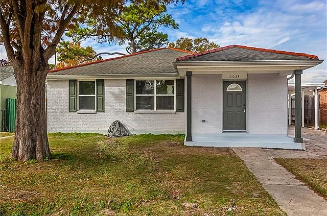 1st image of 3024 Lloyds Ave