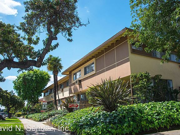2nd image of 1170 Huntington Dr APT B10