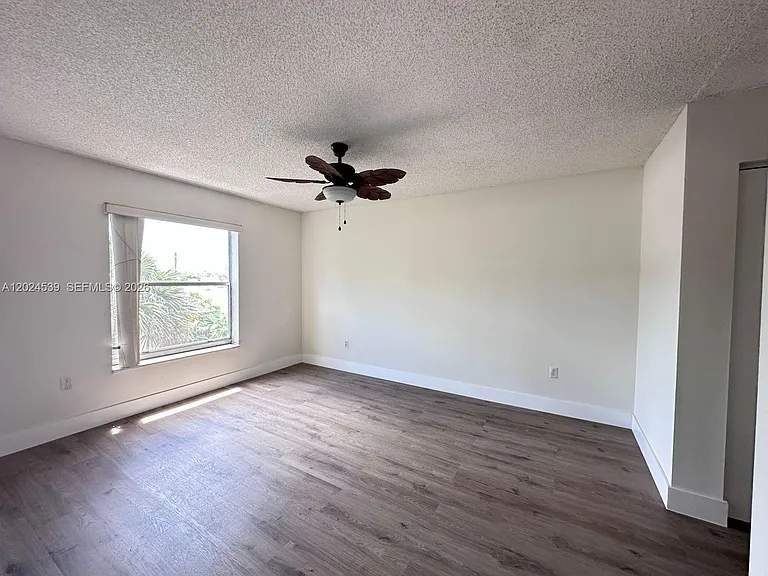 365 NE 125th St #306 — Photo 7