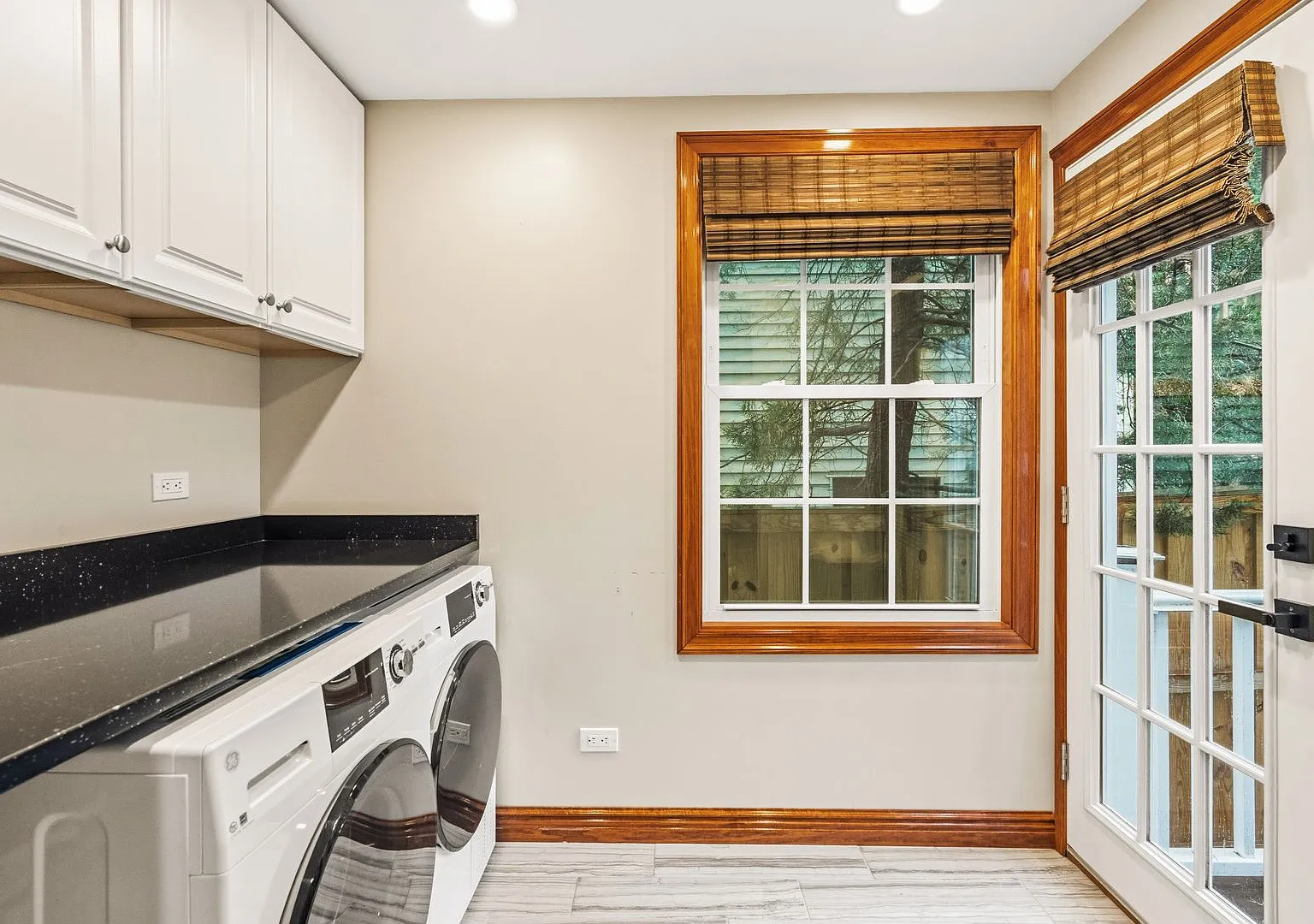 Charming 3 Bdrm, 3 Bath Renovation with Private Driveway & Outdoor Space - South Arlington, VA — Photo 4