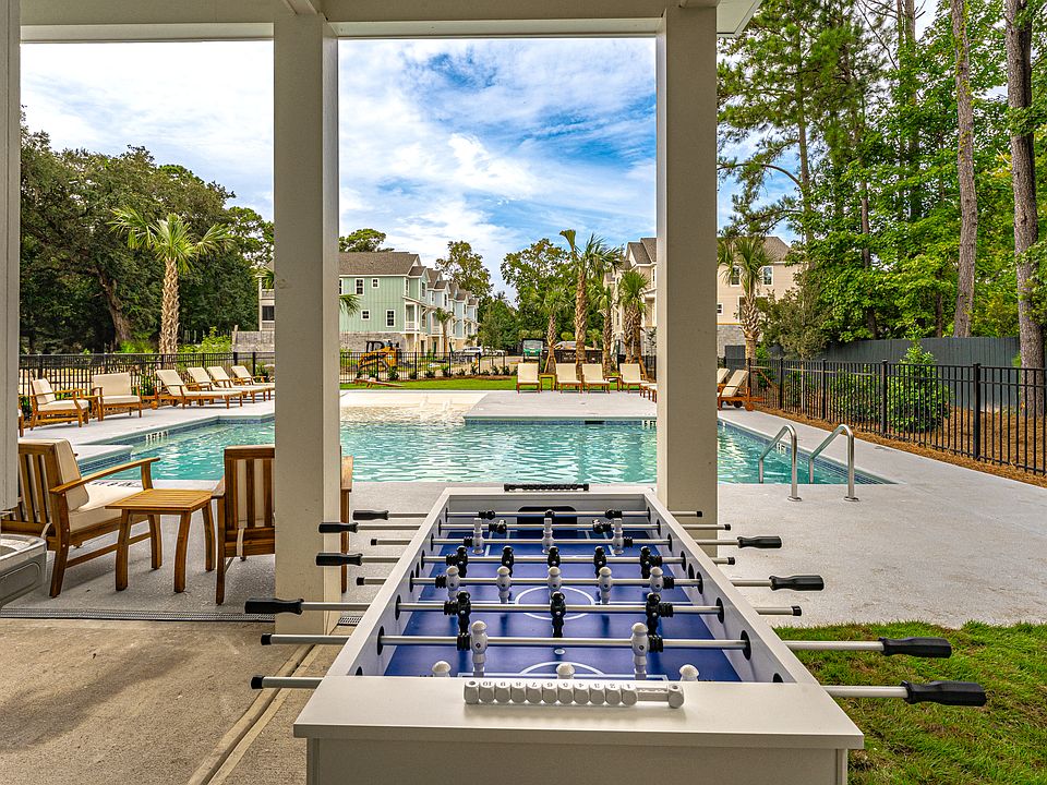 Resort-Style Community Pool and Recreation Lawn