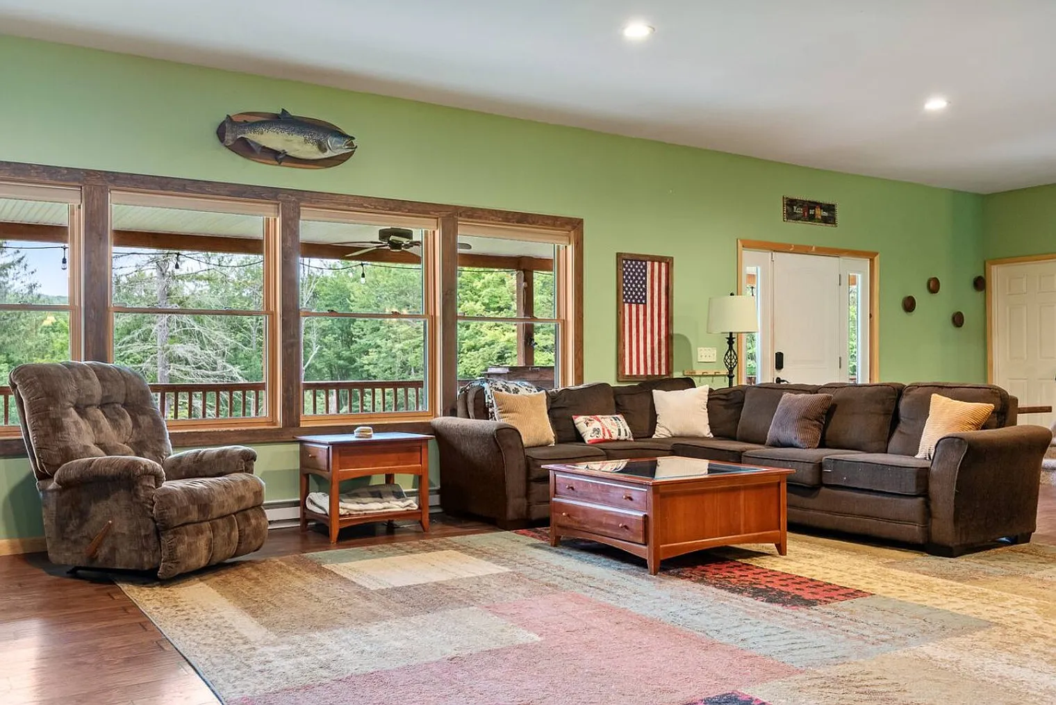9 bed, 3.0 bath, 6200 sqft, $12,717 — Photo 1