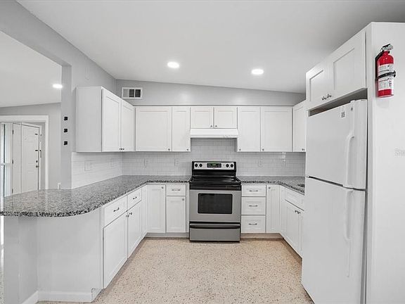 4th image of 2019 24TH AVENUE W