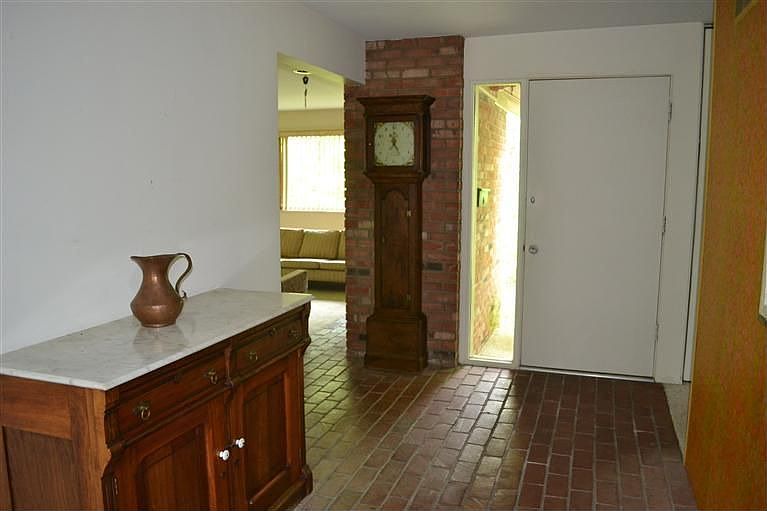 1st image of 399 Brookhaven Ave