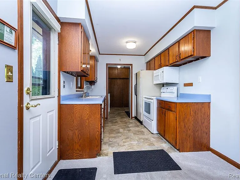 2475 Lafay Dr — Photo 9