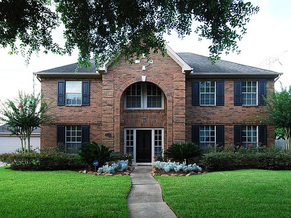 Lovely Riverbend North home.