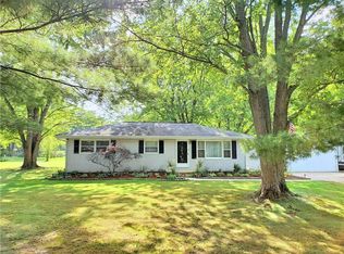 9317 E Nees Ave, Effingham, IL 62401