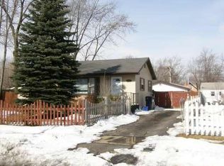 2636 N Pine St, Waukegan, IL