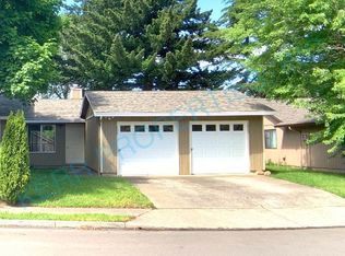 205 SE Sweetbriar Ln, Troutdale, OR 97060
