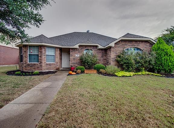 2nd image of 223 Shady Oaks Ln