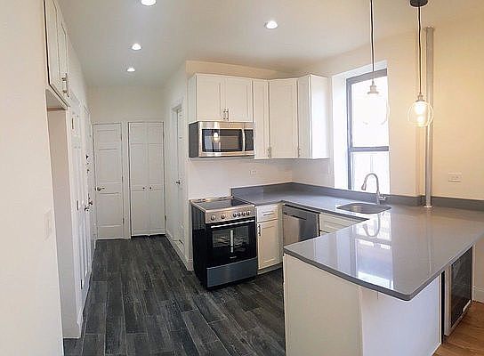 3rd image of 34 Downing St APT 8