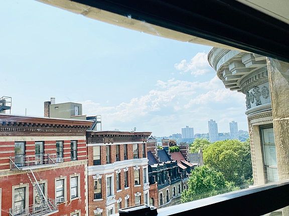 5th image of 303 W 80th St APT 6A