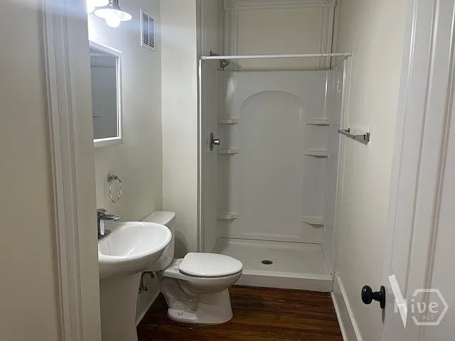 1313 Whitaker St #D — Photo 5