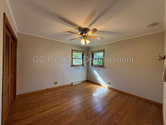 4th image of 406 Brown St