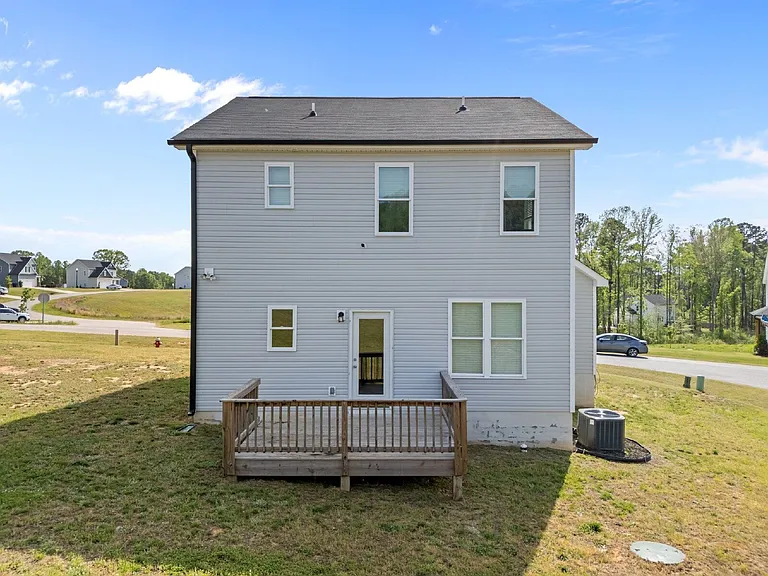 220 Brisbane Dr — Photo 27