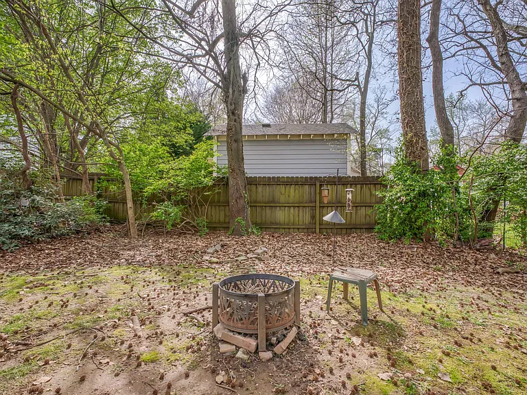 1523 Oakview Rd #4 — Photo 19