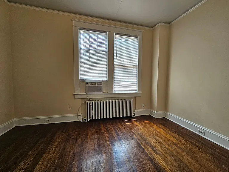 537 Washington Park — Photo 13