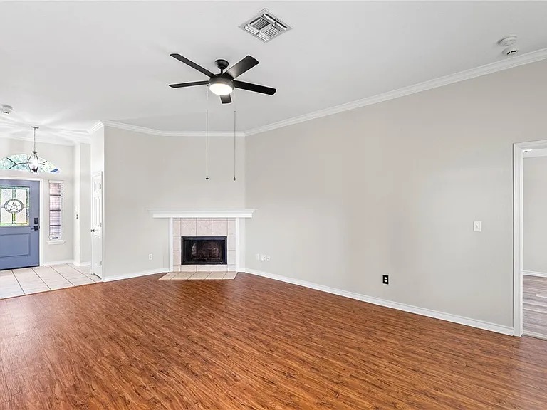 6013 Sutherland Dr — Photo 5