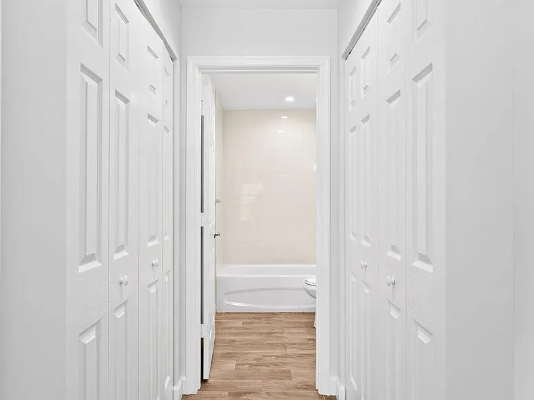 56 W 12th St #D — Photo 19
