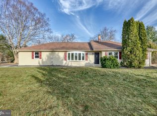 79 N School House Rd, Thomasville, PA 17364