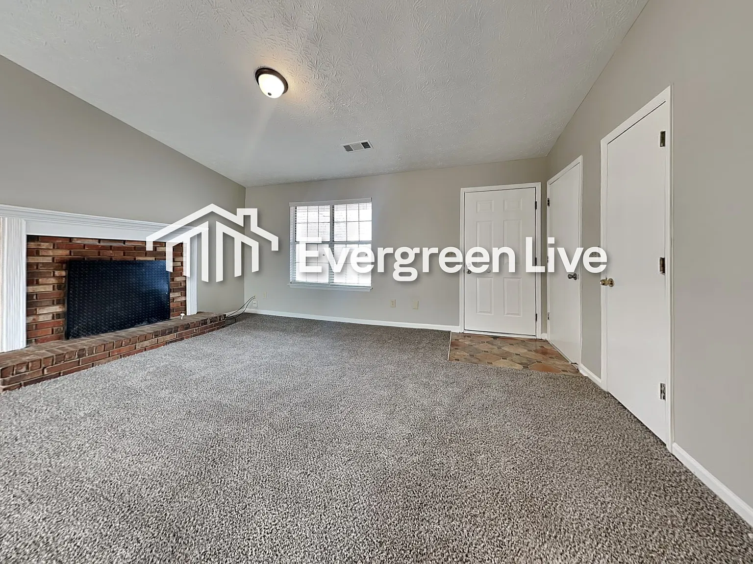 3 bed, 2.0 bath, 1275 sqft, $1,695 — Photo 2