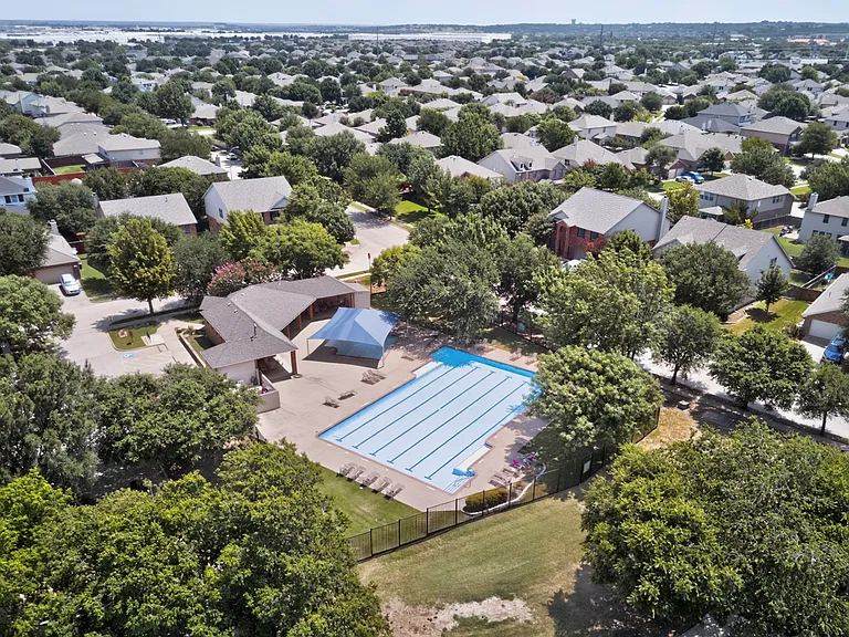 4184 Capstone Dr — Photo 3