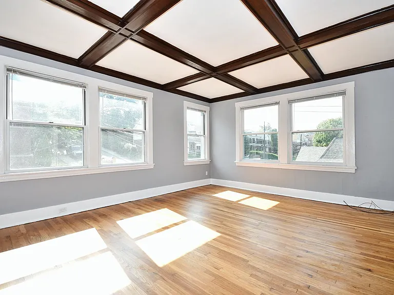 2750 Voelkel Ave — Photo 2