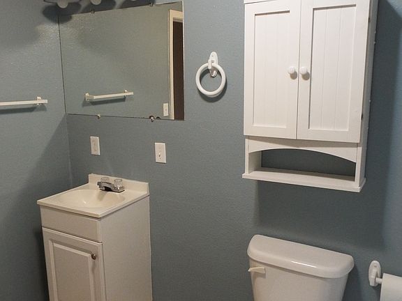 2nd image of 142 Fields St APT 1A