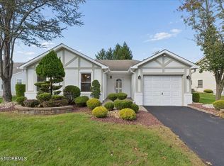 25 Hansom Ln, Marlboro, NJ 07746