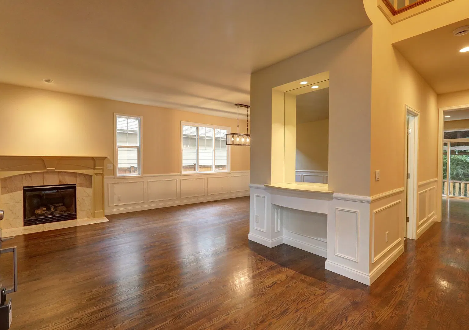 Redmond Ridge 4 bedroom — Photo 2