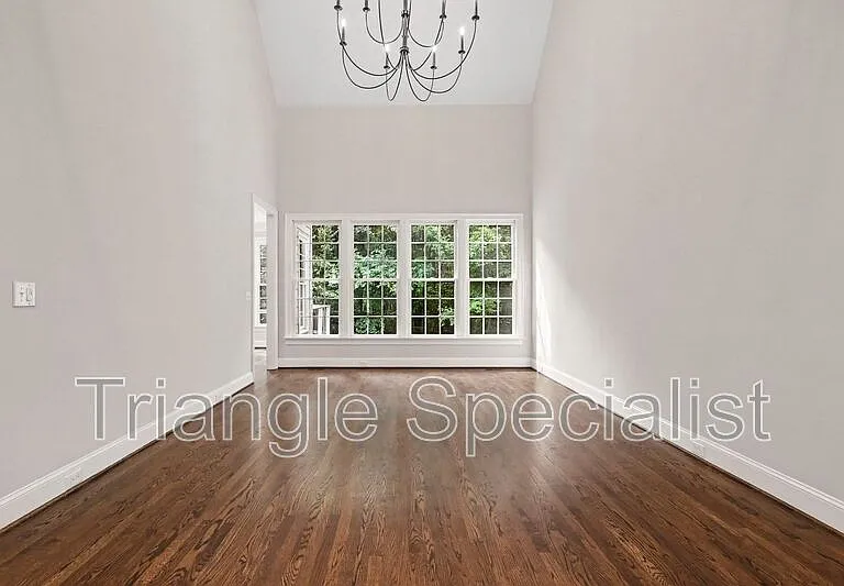 6121 Carlyle Dr — Photo 17
