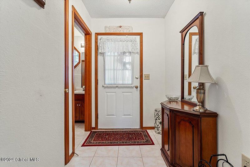 4th image of 15 Peterson Court