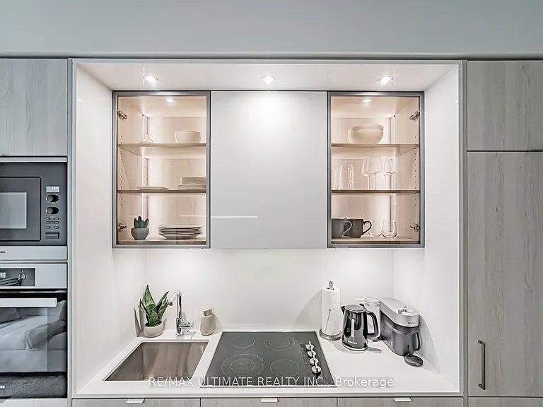 11 Yorkville Ave #1902 — Photo 15
