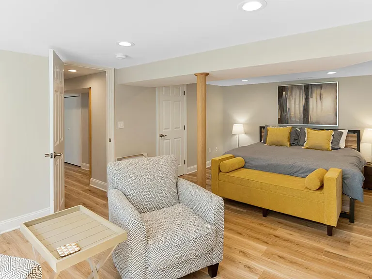 10 London Ct — Photo 10