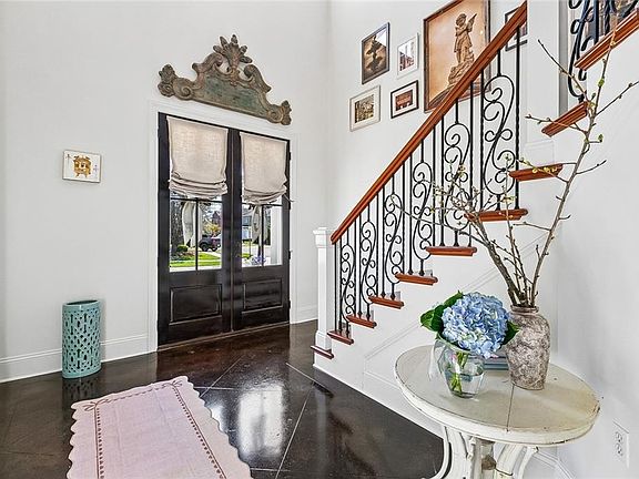 5th image of 1601 Forshey St