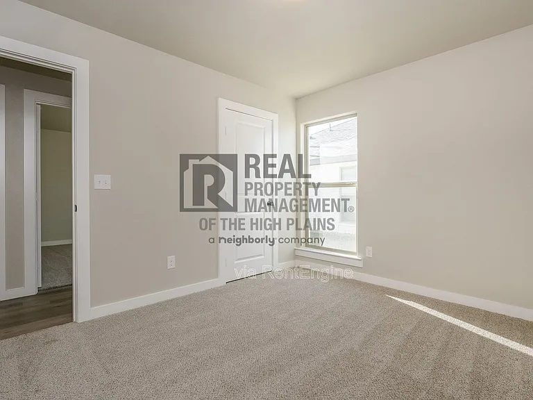 6711 Athens St — Photo 13