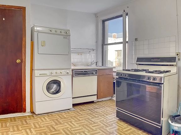 3rd image of 200 Claremont Ave APT 66
