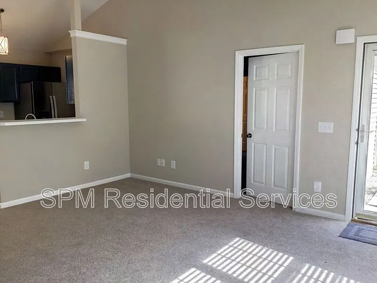 733 Grathwol Dr — Photo 8
