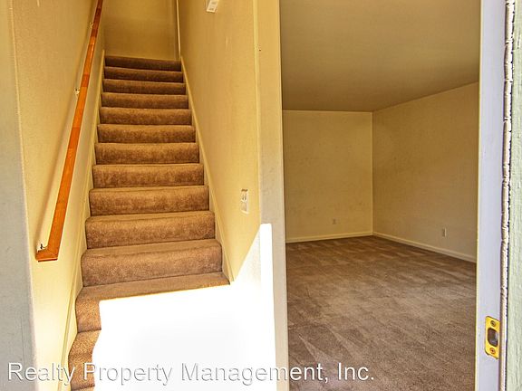 3rd image of 775 Sunny Ln Unit B