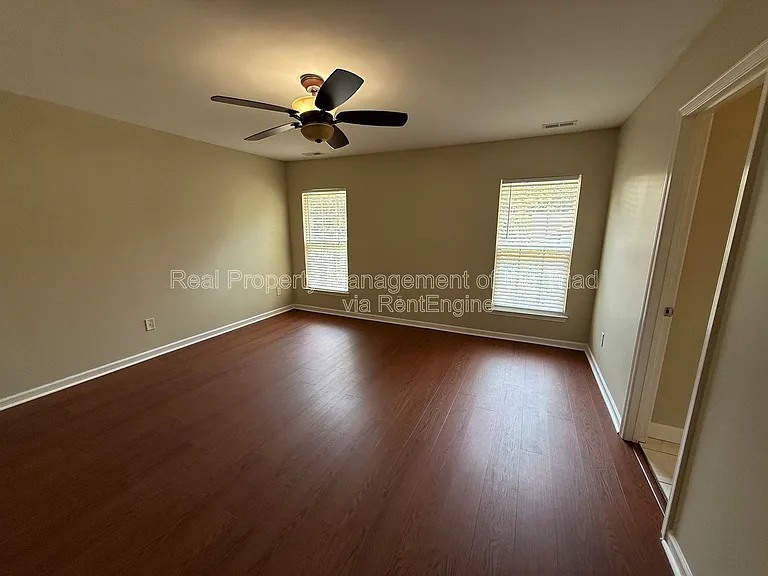 3930 Fountain Village Cir — Photo 14