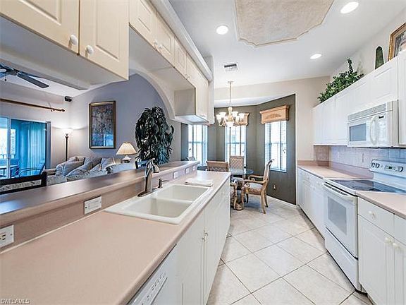 4th image of 28630 Carriage Homes Dr #204