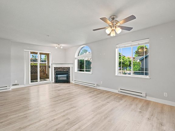 2nd image of 2380 Shaughnessy St #102
