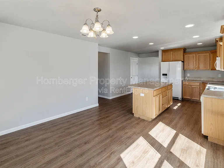 9105 W Red St — Photo 3