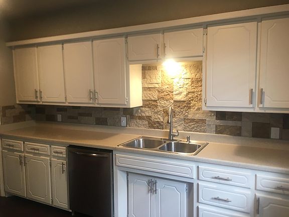 Awesome Kitchen - updated with the most modern conveniences.