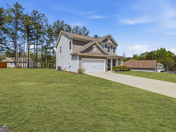4th image of 776 Jackson Ct