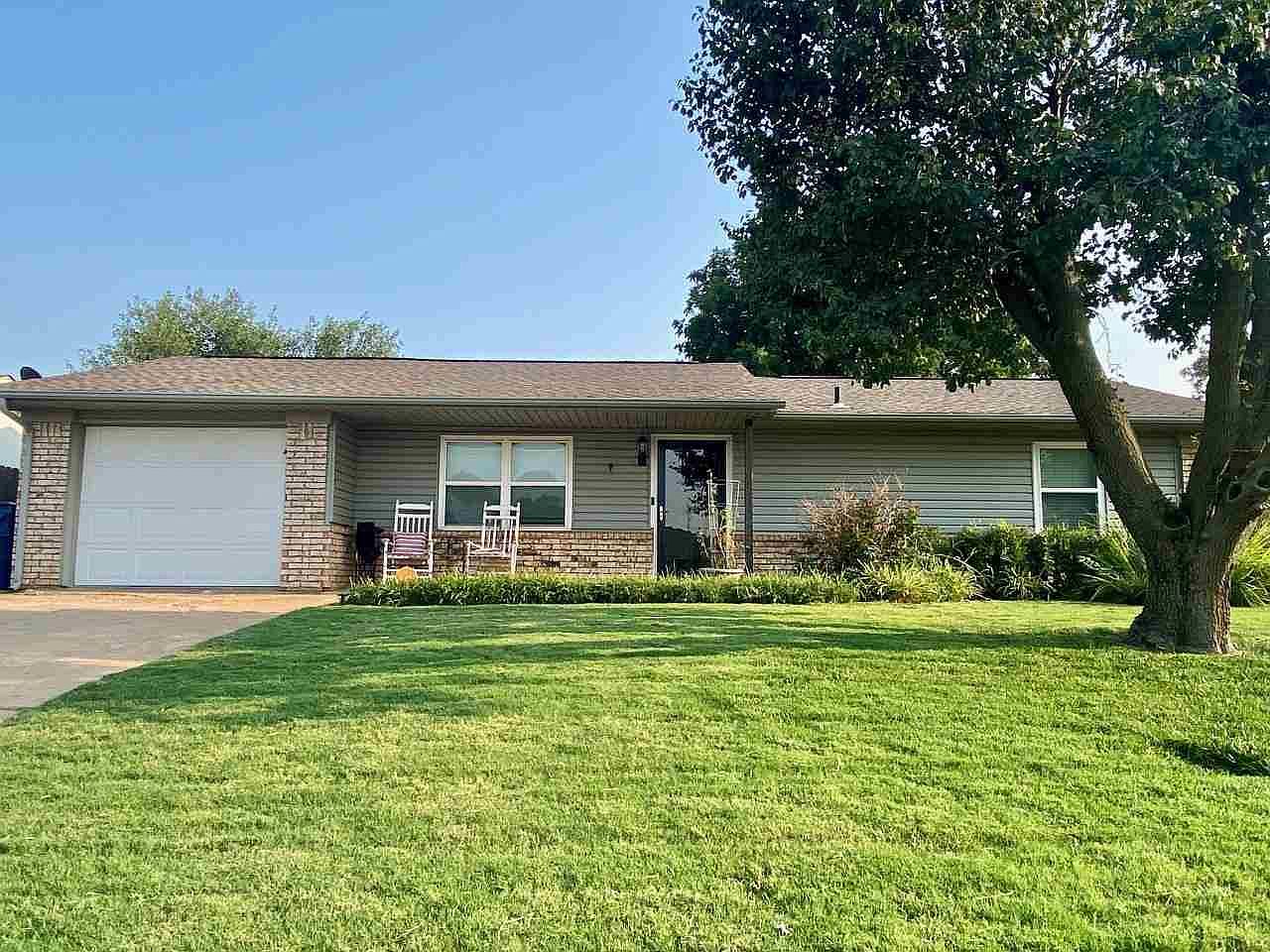 611 Lisa Ln, Waukomis, OK 73773 Zillow