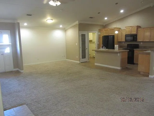 3 bed, 1618 sqft, $1,895 — Photo 3