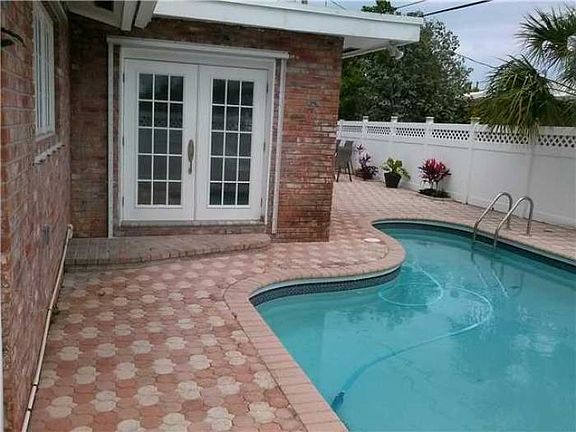 3rd image of 5809 NE 21st Ave