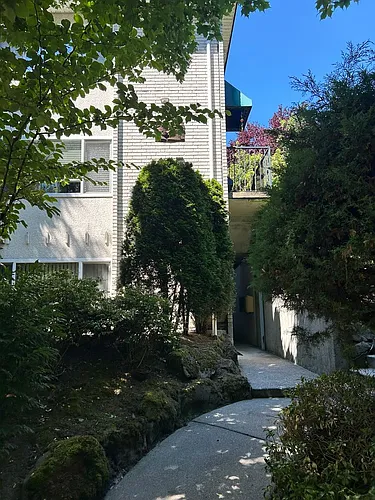 415 18th Ave E Photo 1